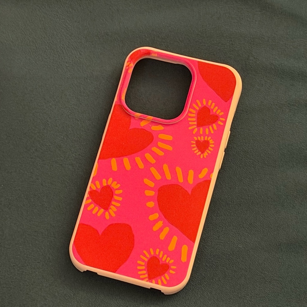 iphone 14 pro heart case